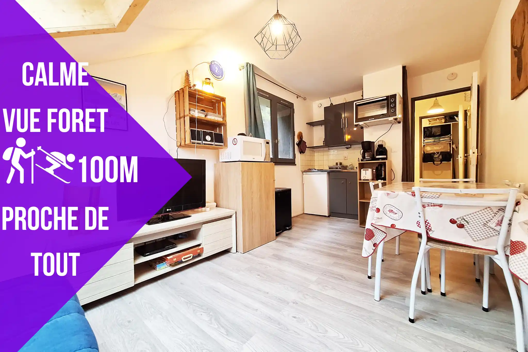Séjour lumineux appartement La Parenthèse Font-Romeu